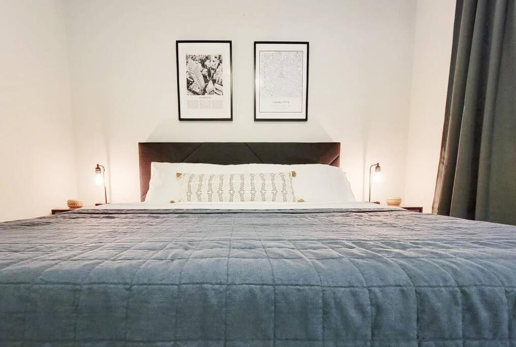 New Stylish Getaway- 5 Mil To Uptown/3 Smart Tvs! Apartment Charlotte Bagian luar foto